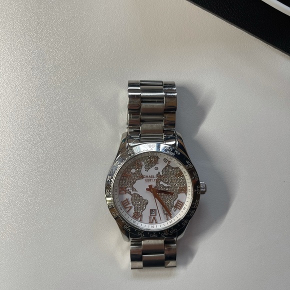 Michael Kors watch - Picture 3 of 5